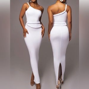 Ivory Maxi Dress. Brand- JLUXLABEL Size-L